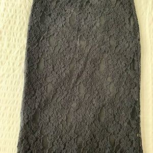 Lace pencil skirt with zipper back